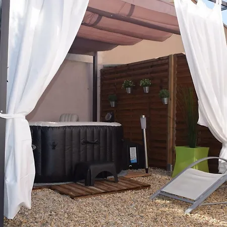 Apartment Loft Le Mistral Avec Exterieur En Saison