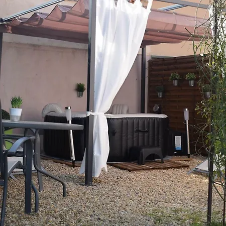 Loft Le Mistral Avec Exterieur En Saison *